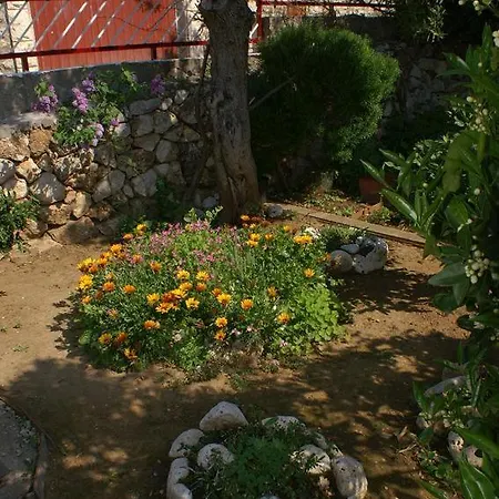 Guest house Apartments By The Sea Podaca